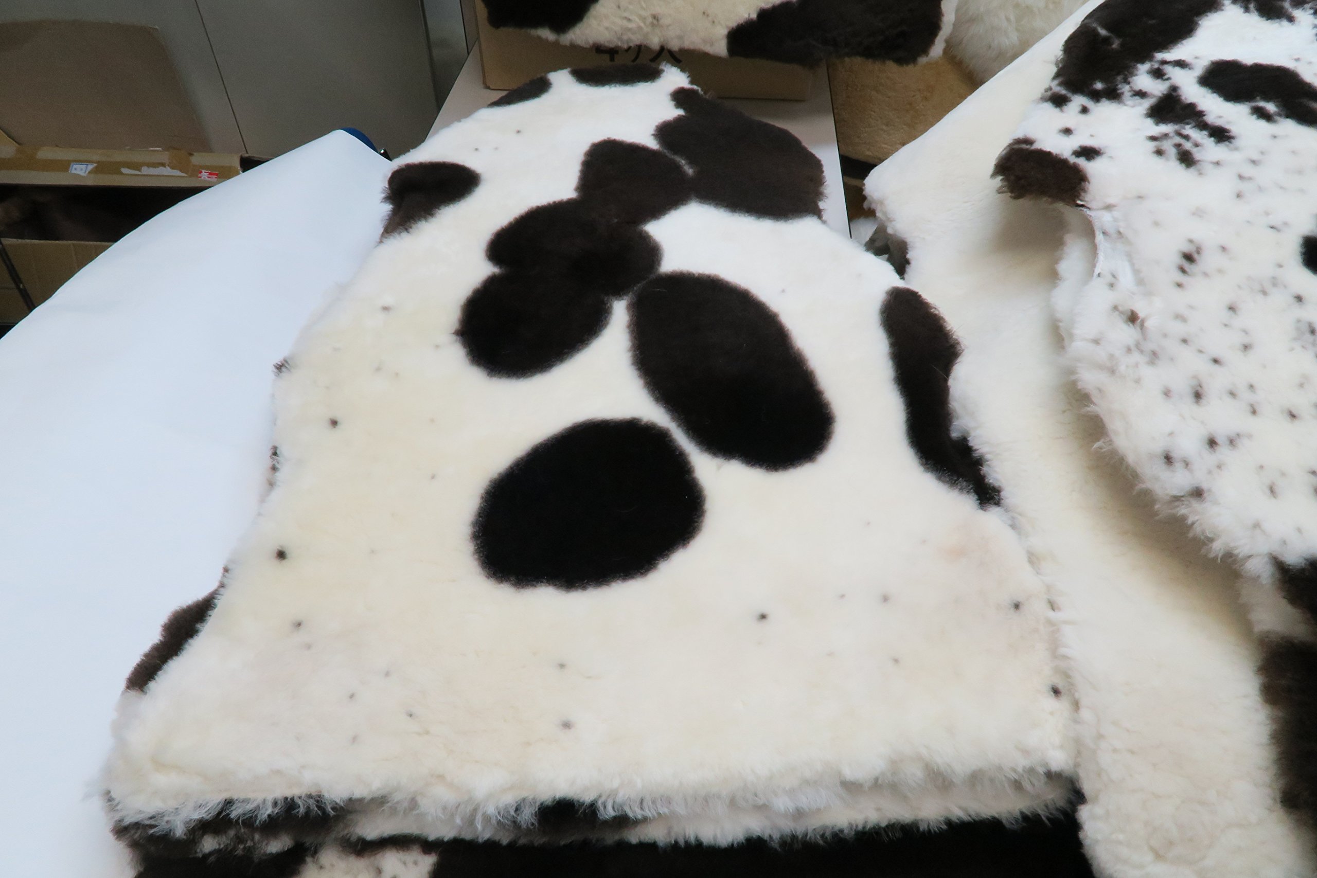 Manatee 　ムートンラグ ナチュラルスポット 　柄指定は不可です Amazon | FURFURMOUTON 洗える ムートンラグ 1匹物 天然 ラグマット